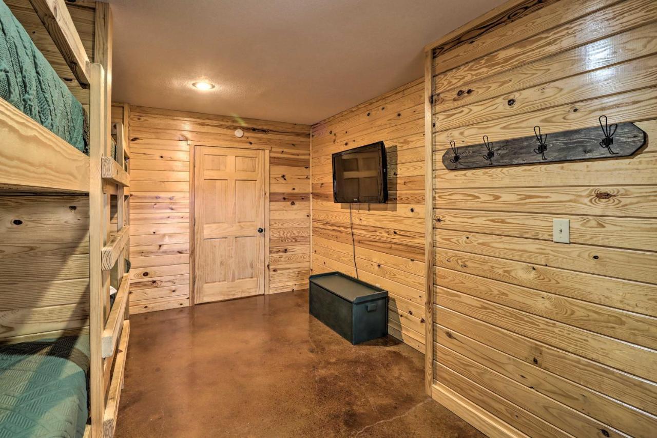 Piney Bluff Retreat With Mountain Views! Villa Exterior photo
