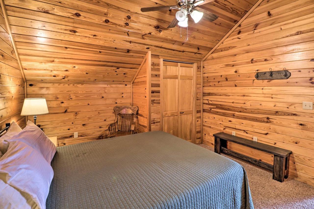 Piney Bluff Retreat With Mountain Views! Villa Exterior photo
